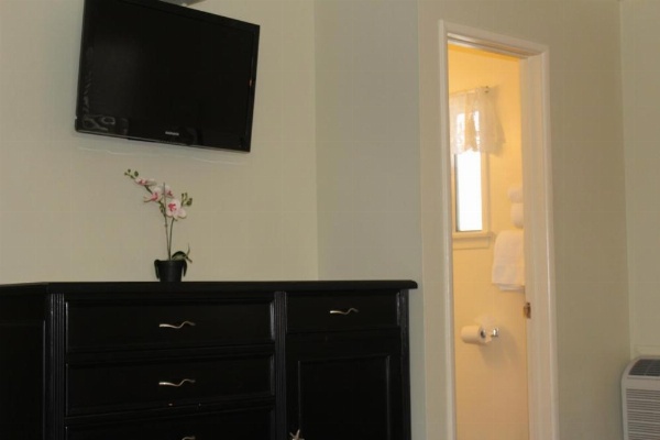 El Rancho Motel image 37